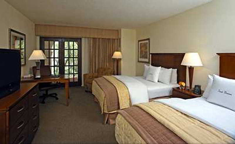 Doubletree By Hilton Austin Hotel Room photo